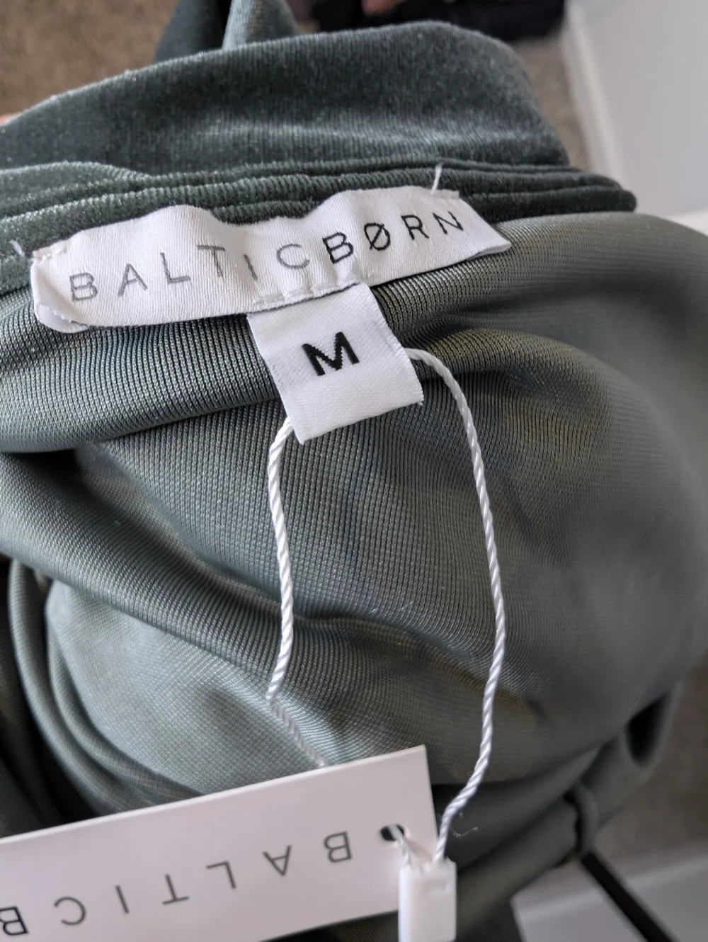 BALTIC BORN Esmeralda Velvet Wrap Dress M Eucalyptus Green V Neck Long Sleeve - Picture 7 of 9